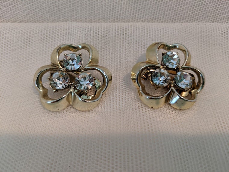 Vintage Carel Clover Shape Clip On Earrings. Gold Tone Clover and ...