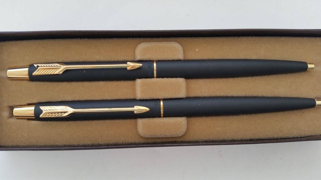Vintage Parker Pen and Pencil Desk Set. Black and Gold Pen and Pencil Set. Parker Ball Point Pen Vintage Parker Pen and Pencil Desk Set. Black and Gold Pen and Pencil Set. Parker Ball Point Pen