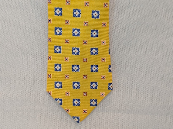 Vintage Tommy Hilfiger Necktie. Yellow Tommy Hilfiger Ties. 100% Imported Silk TH Men's Necktie. Tommy Hilfiger Flower Theme Tie