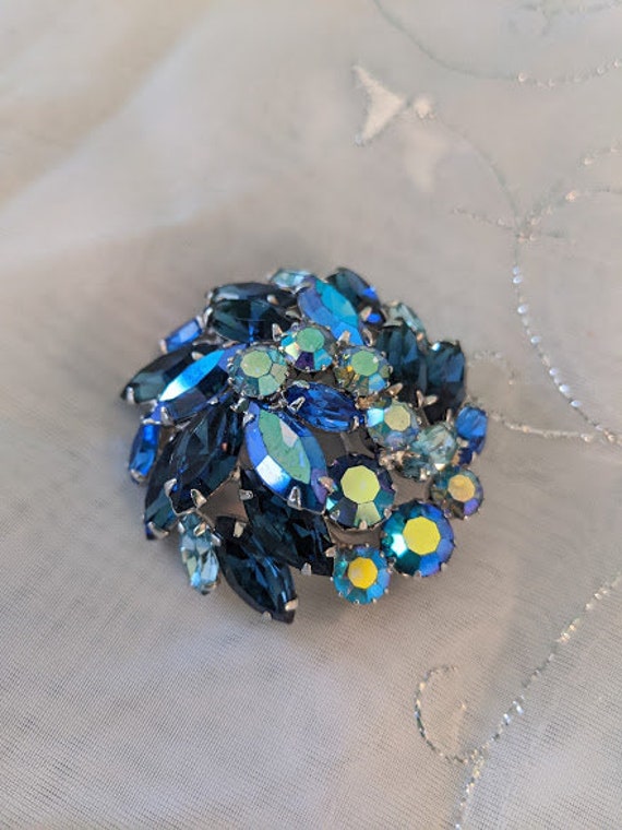 Vintage Weiss Large Brooch. Blue Aurora Rhinestone Cluster Brooch.  Multi Blue Color Round and Marquise Stones. Silver Tone Swirl Brooch