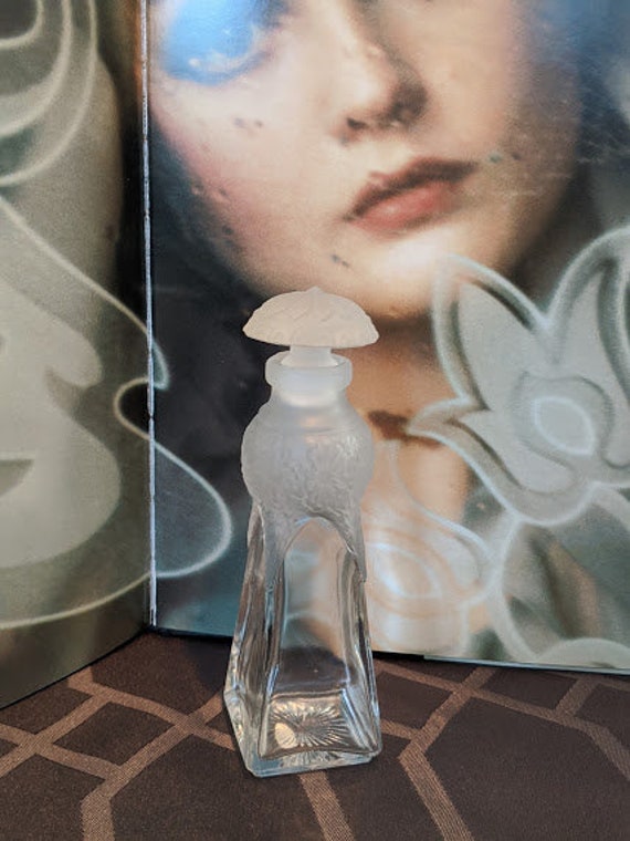 Vintage Silvestri Perfume Bottle. Taiwan. Clear and Frosted Silvestri  Perfume bottle. Small Collectible Perfume Bottle. Hand Crafted