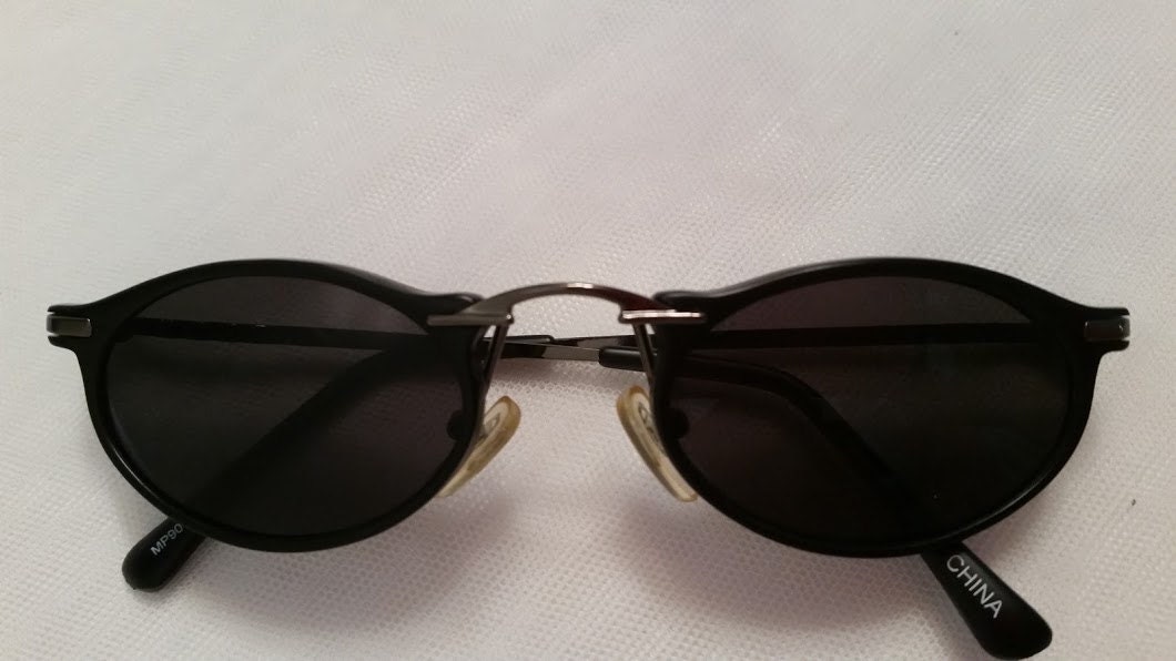 Vintage Mod Tiny Oval/Cat Eye Sunglasses, Tiny Black Oval/Cat Eye Specs ...