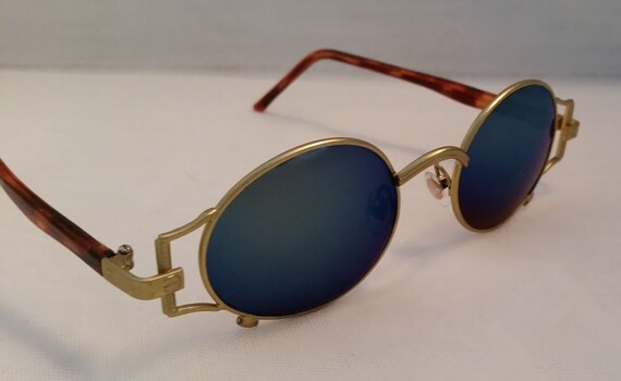 Designer Inspired Retro Sunglasses. Gold Tone Des… - image 3