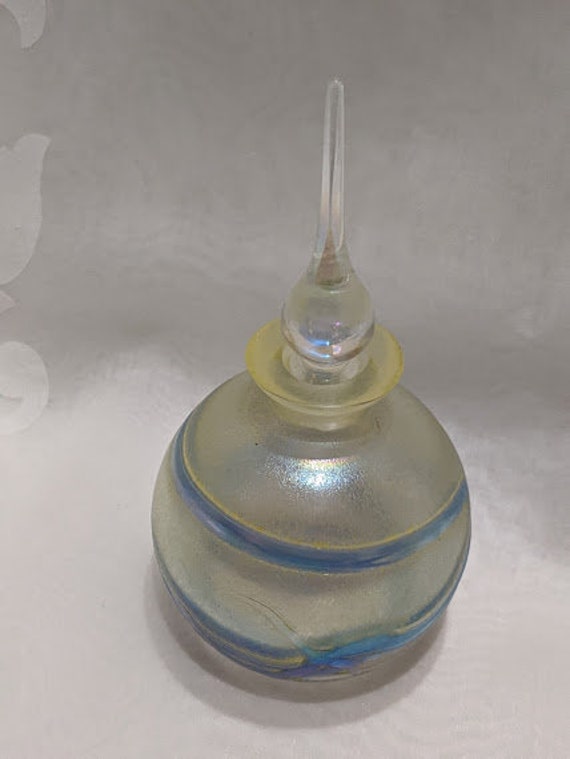 Vintage Art Glass Hand Blown Perfume Bottle. Irid… - image 4