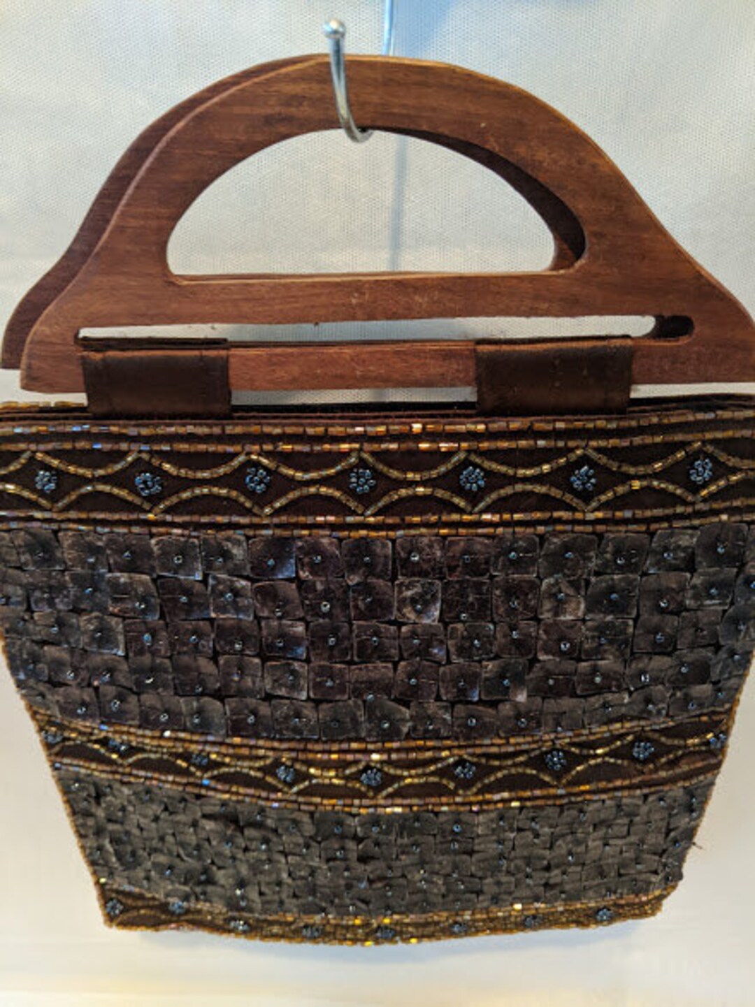 Vintage Brown Hand Sewn Shell and Beads Purse. Shell and Satin Handbag With Wood Handle. Shell