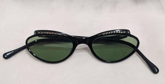 Vintage Oval Cats Eye Black Glitter Stone Sunglasses.  Made in France Raybert Brand