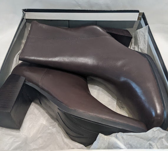 Vintage Markon Ankle Leather Boot. Women's DarkBrown Zippered Ankle Women's Leather Boot. 7 Inch High Ankle Boot. Dark Brown Leather Boot