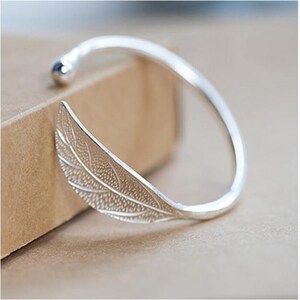 Sterling Silver Open Leaf Cuff Bracelet Bangle for Women Simple Plant Bracelet Femme Boho Jewelry Birthday Gift Adjustable Bangle Bracelet.