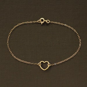 Floating Gold Heart Bracelet