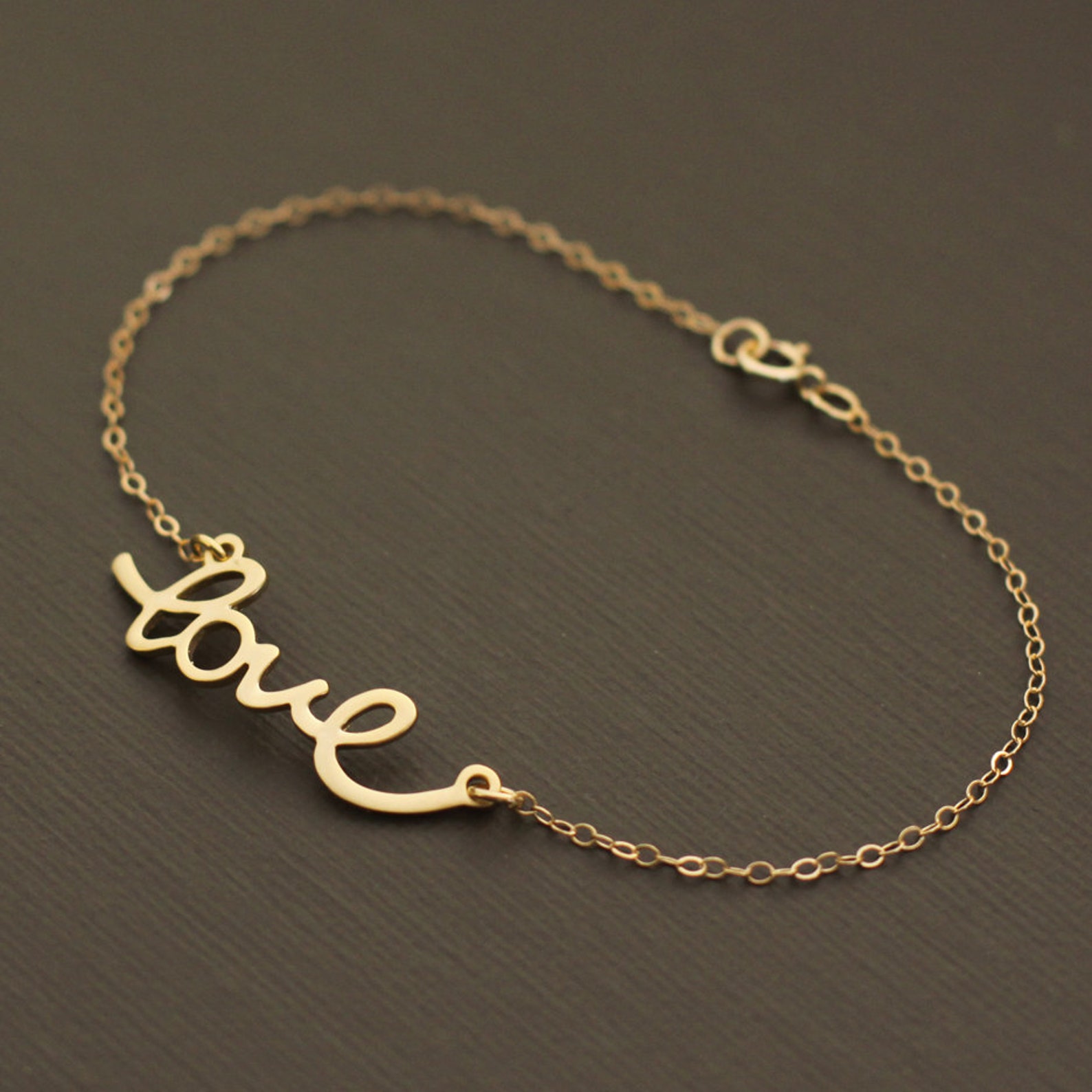 Bracelet Argenté 20 Cm Avec Pendentif Gouvernail Et Inscription "love" - 23x20 Mm - Neuf Sans Emballage