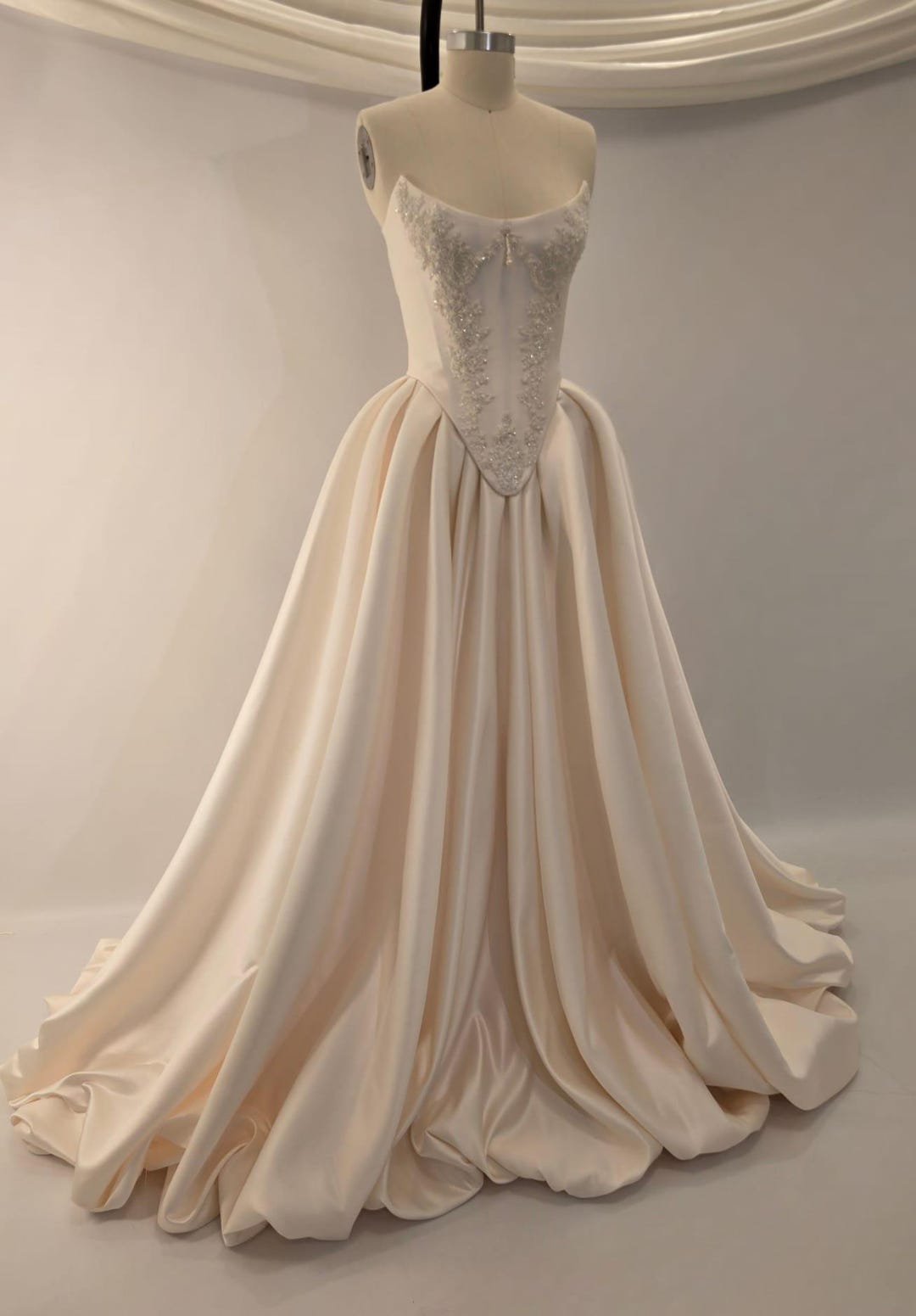 SHORT WAISTED DRESS RESERVATION FOR LOVE