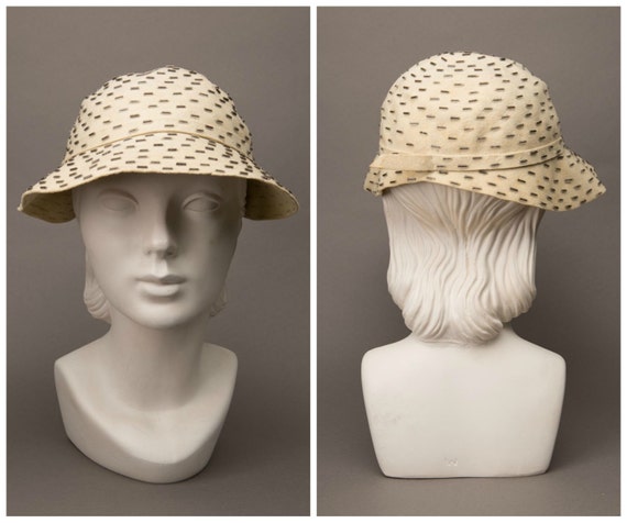 1920s Cream Beaded Cloche Hat