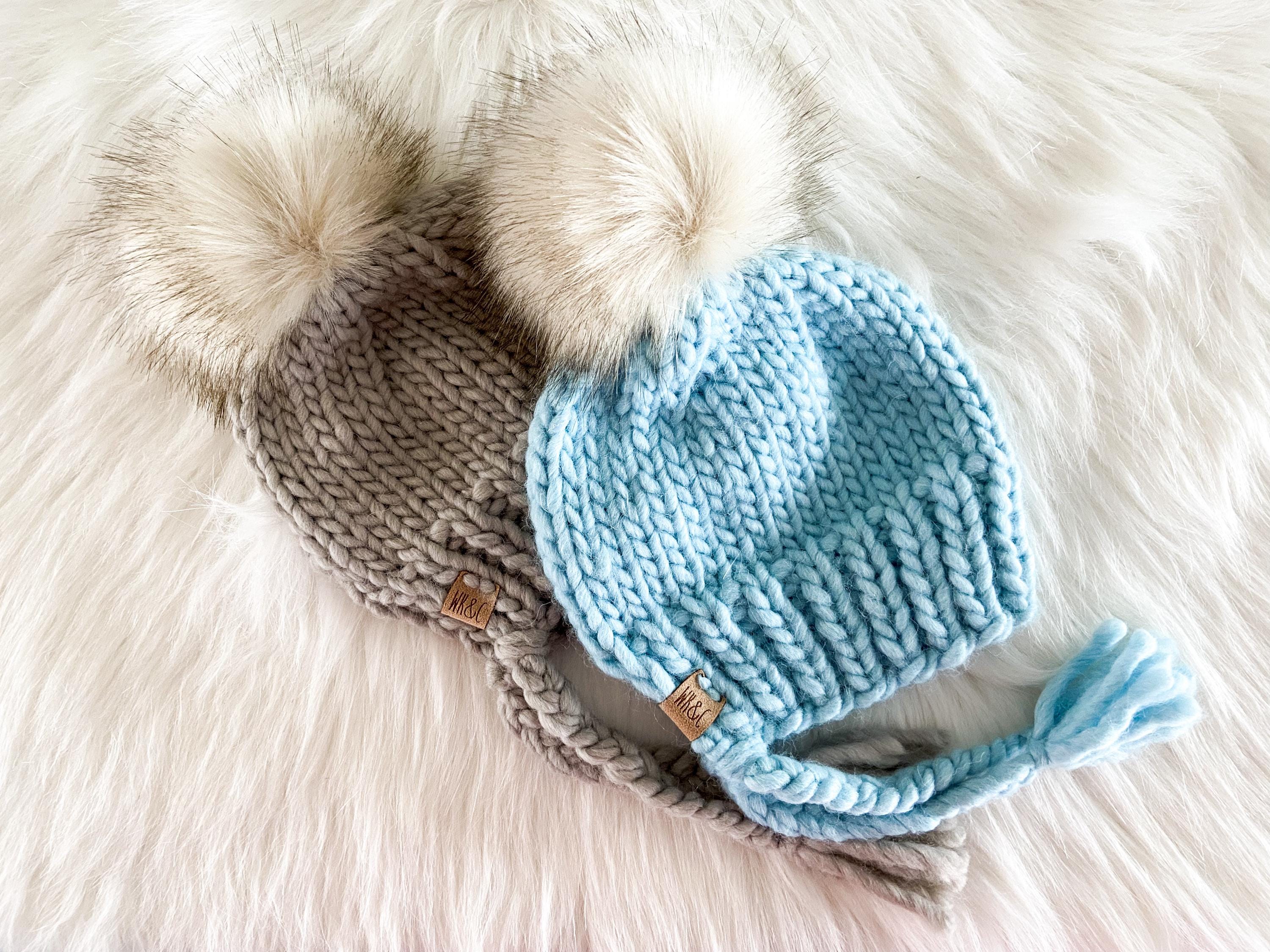 Knit Bonnet Hat With Faux Fur Pompom || Classic Bonnet