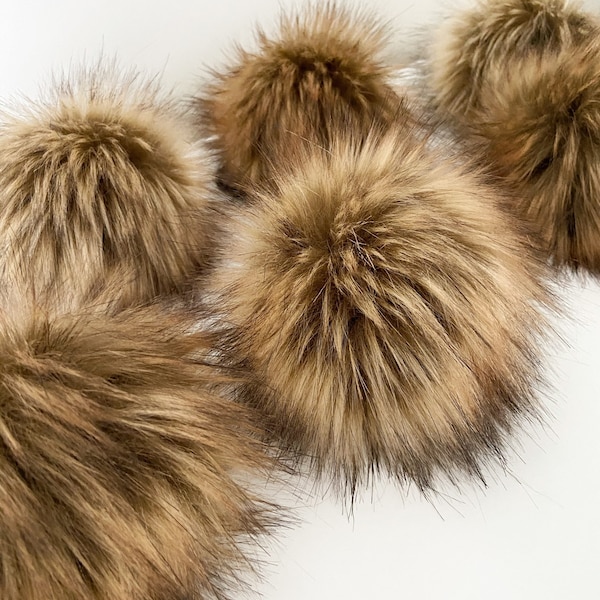 Brauner Kunstpelz Pom Pom, Luxus GOLDEN WOLF PomPom, Handgefertigtes Accessoire, veganer Pompon, große Poms auf Druckknopf oder Kordel, 3 Größen, Bastelbedarf