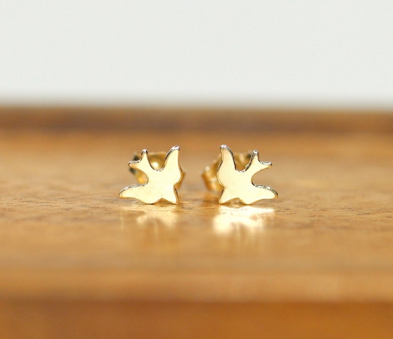 Tiny bird earrings, gold swallow earrings, 14k gold filled earrings, sparrow earrings, cute stud earrings, little girl earrings, boho