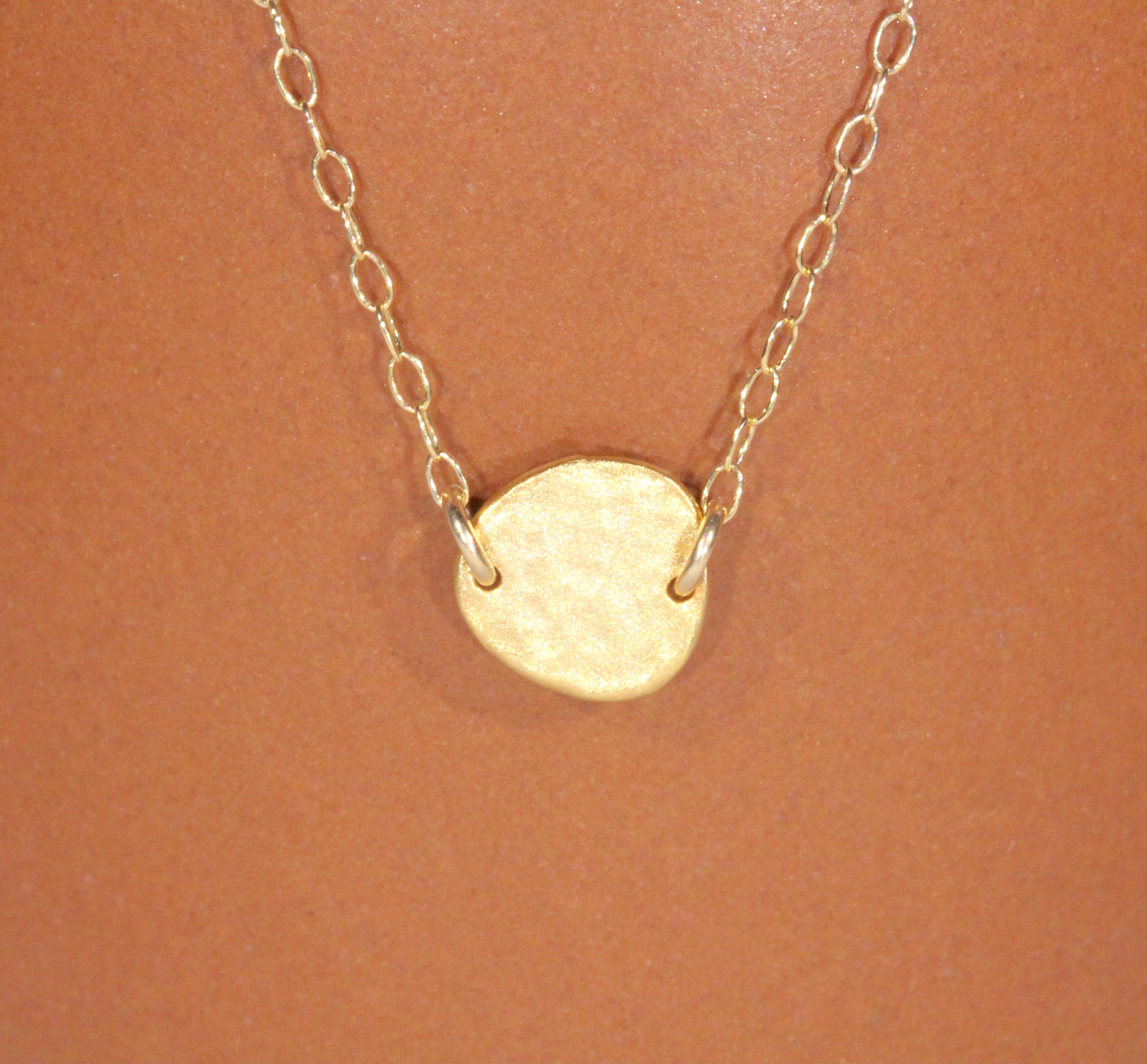Hammered Disc Pendant Necklace | Skeie's Jewelers