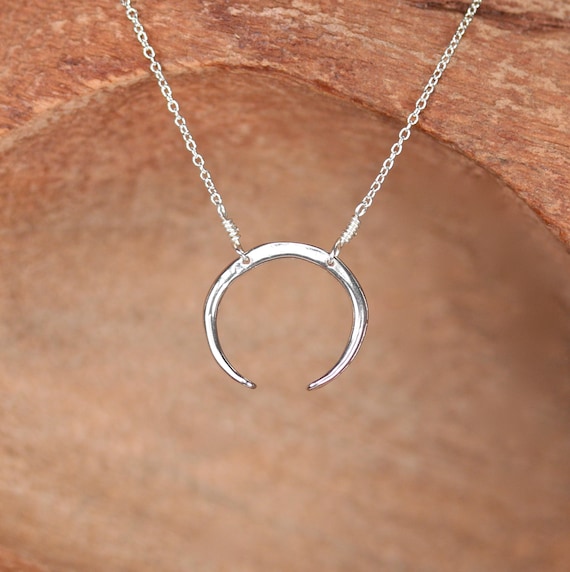 Silver crescent necklace, half moon necklace, double horn necklace, dainty everyday jewelry, thin sterling silver chain