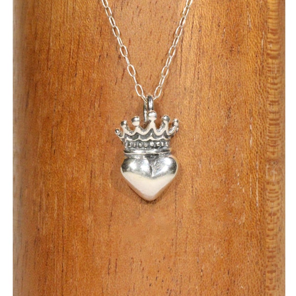 Queen of my heart necklace, heart and crown necklace, sterling silver heart pendant, gold heart pendant, gift for her, royal crown