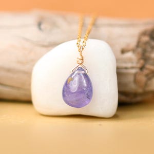 Tanzaniet ketting - kristal ketting - teardrop ketting - solitaire ketting - paarse ketting
