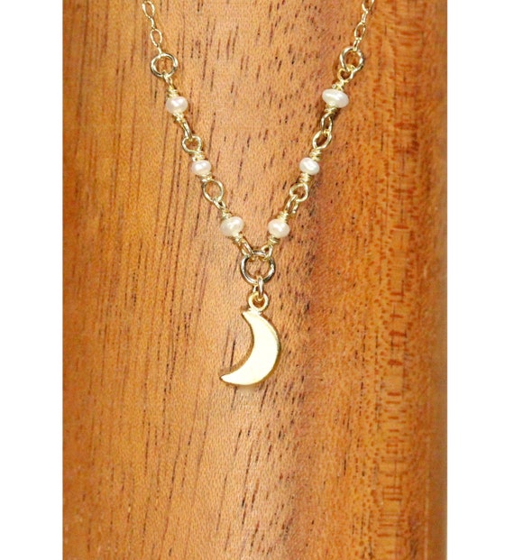 Moon necklace with pearls, gold crescent moon pendant, beaded pearl chain, tiny moon jewelry, freshwater pearl necklace, summer necklace