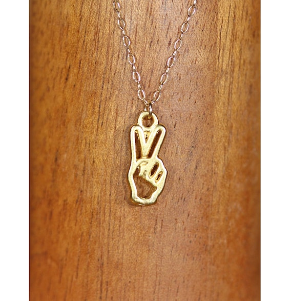 ピースサインネックレス、ピースハンドネックレス、ピースフィンガー