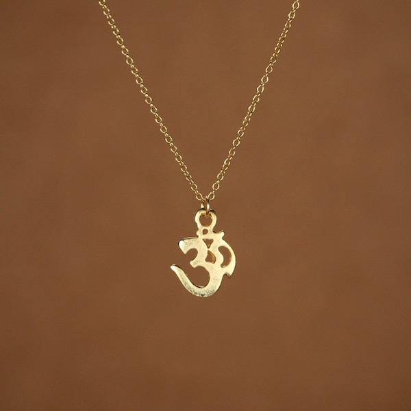 Collier Ohm - collier ohm en or - aum - om - omkara - collier de yoga - pranava - un ohm plaqué or 14 carats sur une chaîne remplie d'or 14 carats