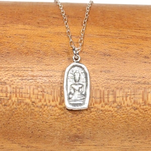 Sterling Silber Buddha Halskette, Silber Yoga Schmuck, Zen Halskette, Meditation, ein Sterling Silber Buddha Anhänger an einer Sterling Silber Kette