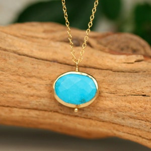 Oval necklace, turquoise pendant necklace, green gemstone necklace, classy gold necklace, necklace for mom, gold bezel turquoise