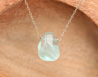 Fluorite necklace - crystal necklace - gemstone necklace - healing crystal - a faceted green fluorite gemstone on a 14K gold filled chain