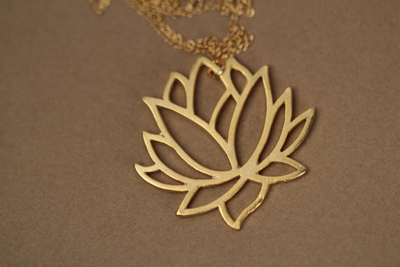 Circle Lotus Flower Charm Necklace or Keychain – Earthly Wrappings