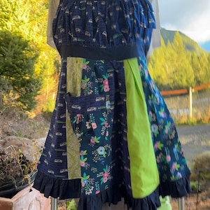 Vintage style fully reversible Seahawks apron