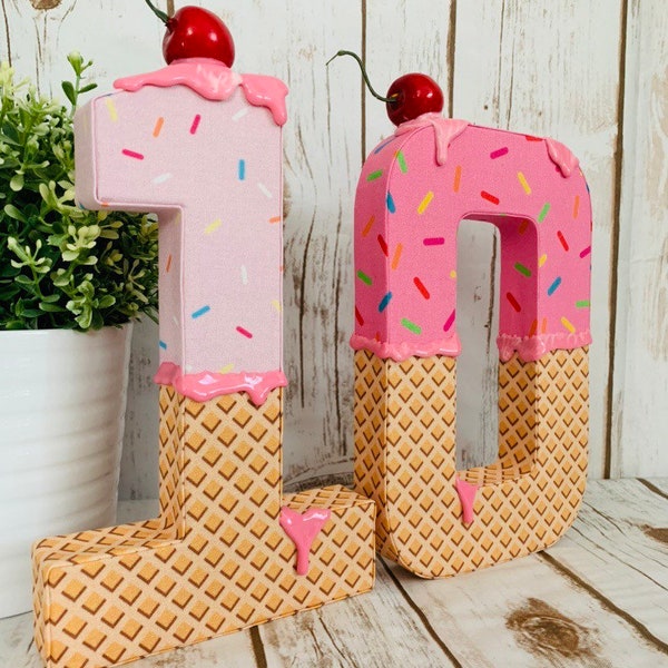 Ice cream photo prop number 2, Stand up "TWO" sign, "TWO" sign birthday, numbers, standing numbers, photo prop, ice cream birthday party