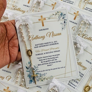 Cartes de faveur de baptême d'or de verdure avec des chapelets, cartes de baptême avec des chapelets, cartes de chapelet, faveurs de chapelet, invitations de baptême de verdure