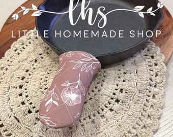 Handmade Cast Iron Handle Cover: Quilted Cotton Handle Holder