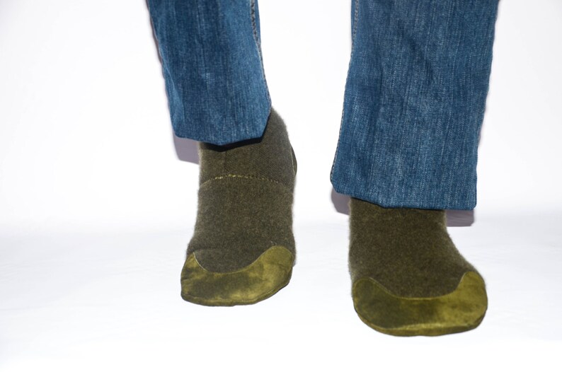 mens slippers with white soles