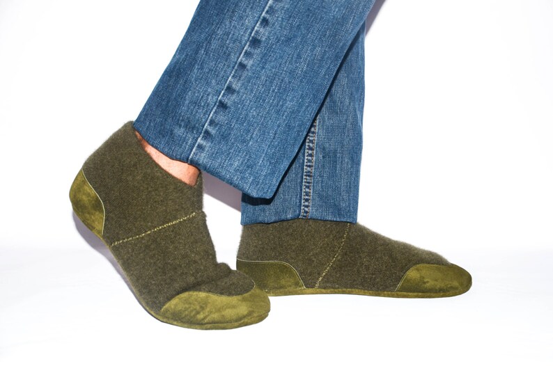 mens slippers with white soles