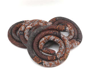 SPIRALOCKS® ORIGINAL bendable dread tie. BILLABONG vegan. Handmade in Gunu village supporting village families.