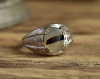 Oval Agate Sterling Ring Size 8 3/4 - Clark & Coombs