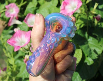 Purple color changing glass pipe