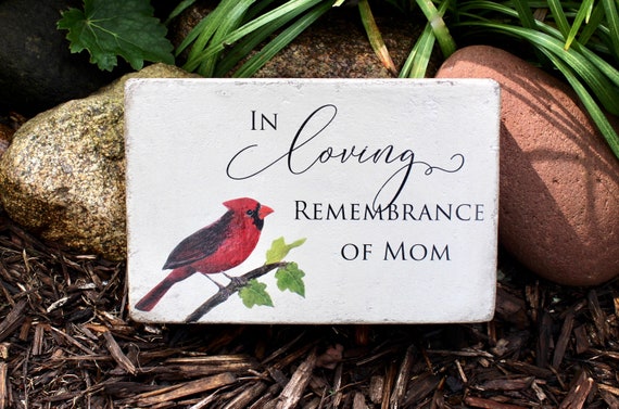 Remembrance Stone. 6x9 Concrete Garden Decor/ Sympathy Gift/ Garden Stone/ Indoor or Outdoor/ Rustic Decor/ In Loving Remembrance of Mom