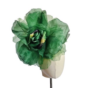 Rosa de terciopelo de organza de seda extra grande de 30 cm en color verde esmeralda o verde bosque: flor para sombreros y tocados - bodas - hogar - vestidos