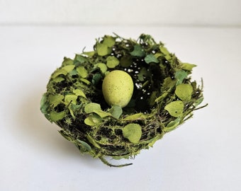 Petit nid d'oiseau vert vigne/mousse de 3,5 pouces avec oeuf pour jardin, maison, décorations de printemps, Noël, Pâques