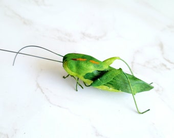 12 Cute Artificial Green Grasshopper with legs for Floral arrangements- Garden decoration- Cake toppers- Costumes- Halloween crafts