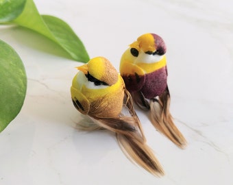 2 miniature 2-1/4" foam birds with feathers on clip for home and garden decorations, hats, floral arrangements, crafts