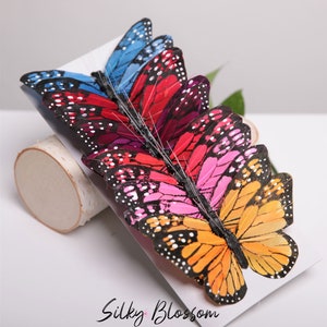 12 Monarch Papillons en plumes assorties ou COULEUR UNIQUE Packs fleurs gâteaux 