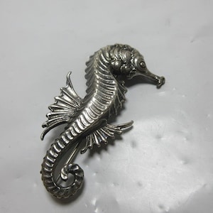 Seahorse Brooch Pin * by Guglielmo Cini, Italy * Sterling Silver  * Nautica * Vintage *  81385944