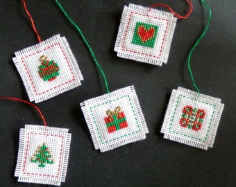 Cross stitch kit: Five mini Christmas tree decorations