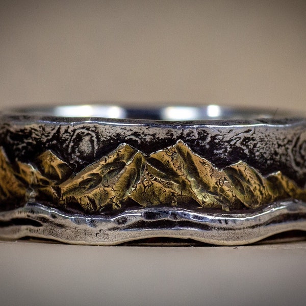 Mountain Lake. Mans wedding ring of 18K gold and sterling silver. Mans  ring with mountain landscape.,