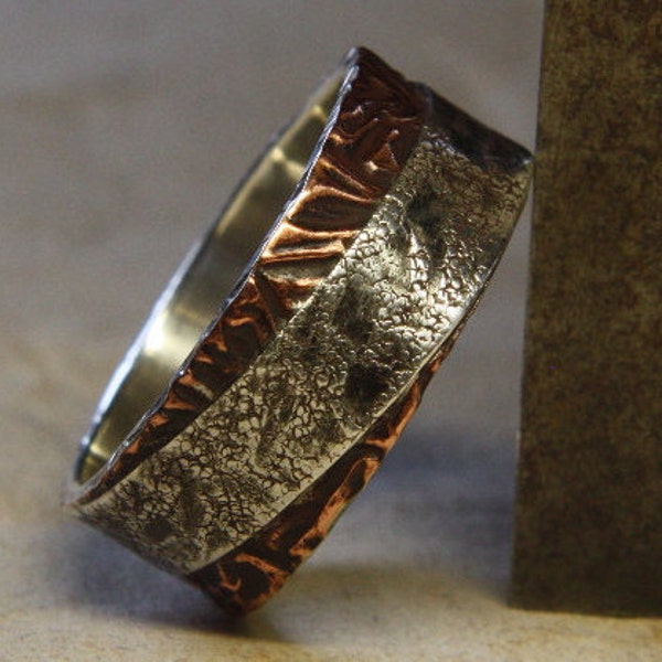 Zwei Seiten jeder Geschichte. Herren Ring aus Sterling Silber und Kupfer. Mans Verlobungsring.