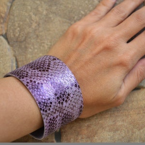 Wide cuff bracelet Leather cuff Snake print leather bracelet